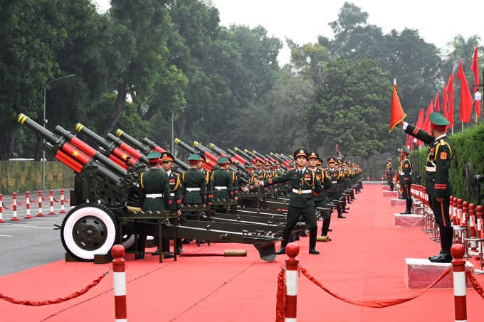 Dàn pháo lễ tại Hoàng thành Thăng Long chuẩn bị cho lễ đón. Ảnh: Hoàng Phong